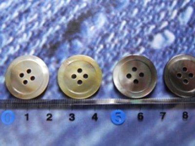 画像3: 黒蝶貝  貝ボタン 定番の17型 4穴　20mm　30個セット
