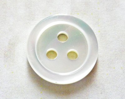 画像1: 高瀬貝  貝ボタン  珍しい3穴の貝ボタン シャツに最適 かわいい貝ボタン SH-117-3