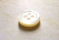 白蝶貝  貝ボタン  3mmの厚みの定番型　シャツに最適 SH-117-3mm