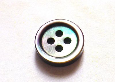 画像2: 黒蝶貝  貝ボタン  3mmの厚みの定番型 シャツに最適 SH-117-3mm