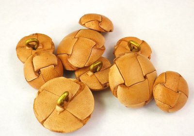 画像3: 本皮革ボタン マットなツヤ消し　高級な金属足　ヌメ色　ジャケット1着分　100ＭK-0