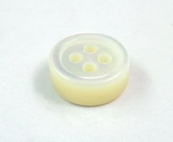 白蝶貝  貝ボタン  4mmの厚みの定番型　シャツに最適 抜群の存在感 SH-117-4mm