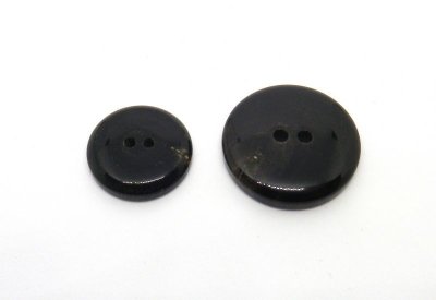 画像6: 本水牛ボタン　スーツ(1)着分　漆黒　穴の細い2穴 イタリア型　BH-1