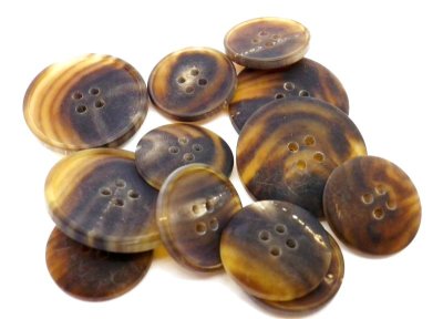 画像4: 本水牛ボタン　スーツ(1)着分　シックな茶色　ビンテージ加工　細い穴のイタリアタイプ　955-MB-VI