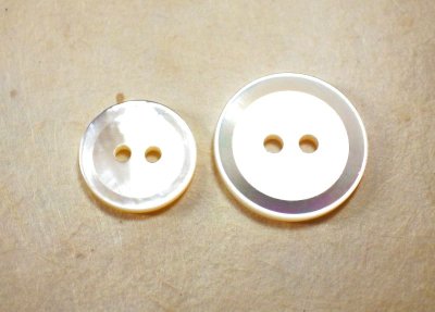 画像5: 白蝶貝 貝ボタン シャープな2穴　スーツ1着分　 SPH-1172