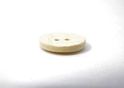 画像3: 珍しい白いヤシボタン　 CO-284　お皿型　2穴　木　ヤシ、ココナッツのボタン