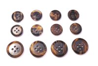 本水牛ボタン　スーツ(1)着分 貴重な茶色  No.580-MB