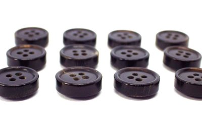 画像3: 本水牛釦　シャツ(1)着分 4mm厚みの高級品　ツヤの黒色  No.580-4mm