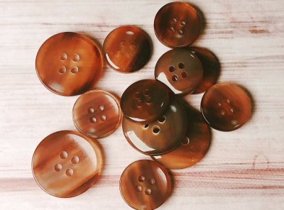 画像4: 本水牛ボタン　スーツ(1)着分　貴重な茶色　　皿の形状　No.1011