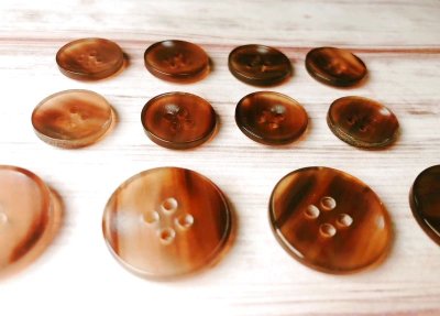 画像3: 本水牛ボタン　スーツ(1)着分　貴重な茶色　　皿の形状　No.1011