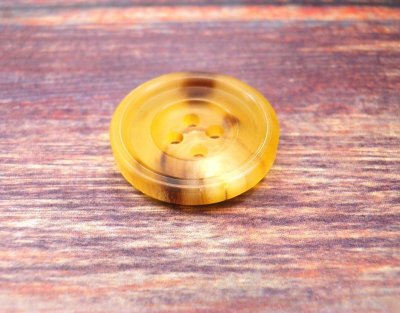 画像5: 本水牛ボタン　スーツ(1)着分　シックで貴重なベージュ色　定番型　No.530