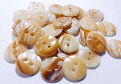 画像6: マッセル貝　貴重で珍しい貝ボタン　MS-110 貴重なベージュ系　2穴