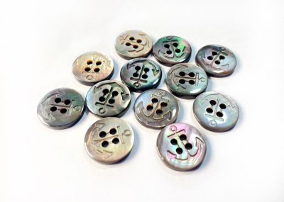 画像5: 黒蝶貝  貝ボタン  イカリ（アンカー）型彫刻を施した貝ボタン 4穴　SH-2216