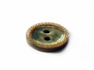 画像2: 茶蝶貝 貝ボタン  縄目模様の彫刻を施した貝ボタン SH2109