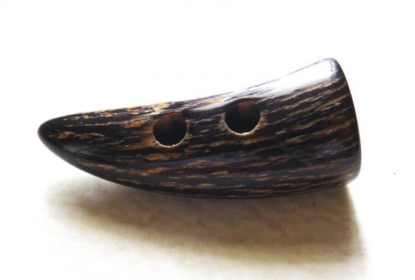 画像4: 本水牛ダッフルボタン　No.500　35mm , 55mm　 皮つき (4)