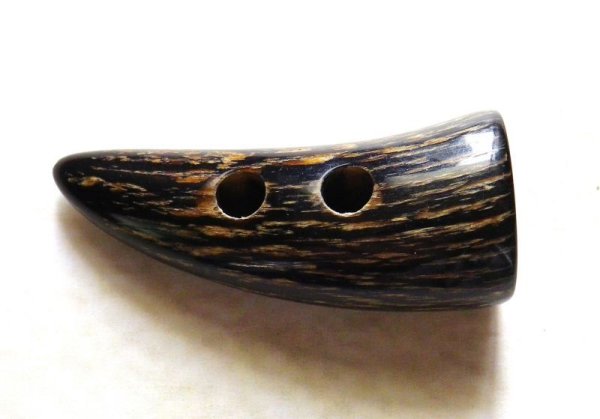 画像3: 本水牛ダッフルボタン　No.500　35mm , 55mm　 皮つき (3)
