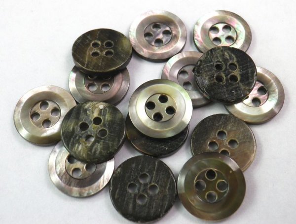 画像3: 黒蝶貝 貝ボタン ドレスシャツにピッタリ　SH-2205 (3)