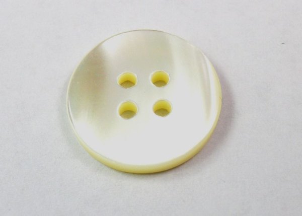 画像1: 高瀬貝 貝ボタン   まっ平ら型  SH1120-4　4穴 (1)