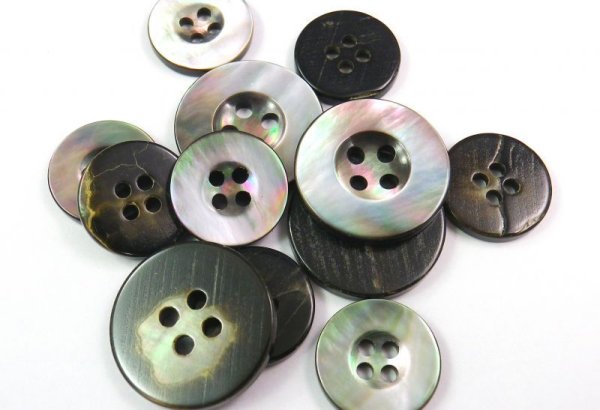 画像4: 黒蝶貝 貝ボタン 最高品質　スーツ専用貝ボタン SH-1221 (4)