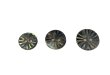 画像5: 500円　送料無料　黒蝶貝 貝ボタン　菊の模様にカットした貝ボタン　SH-2224 (5)