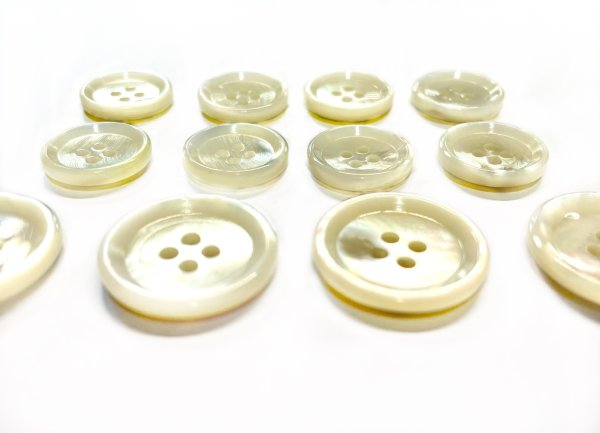 画像3: 白蝶貝 貝ボタン スーツ1着分セット　裏面までこだわりぬいた最高級　SH-2217 (3)